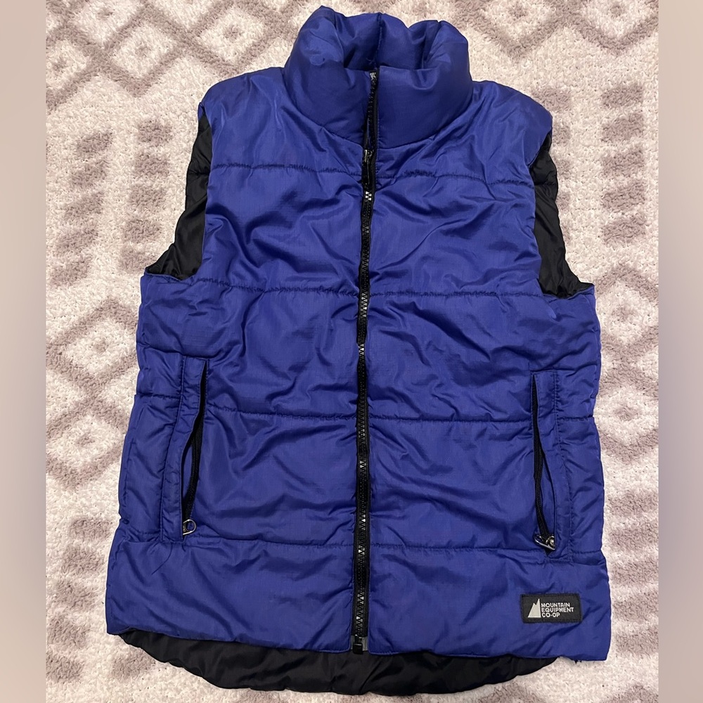 MEC vest size small (size tag missing but fit my daughter when she was 6)